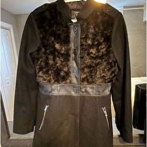 Guess peacoat with faux fur size medium